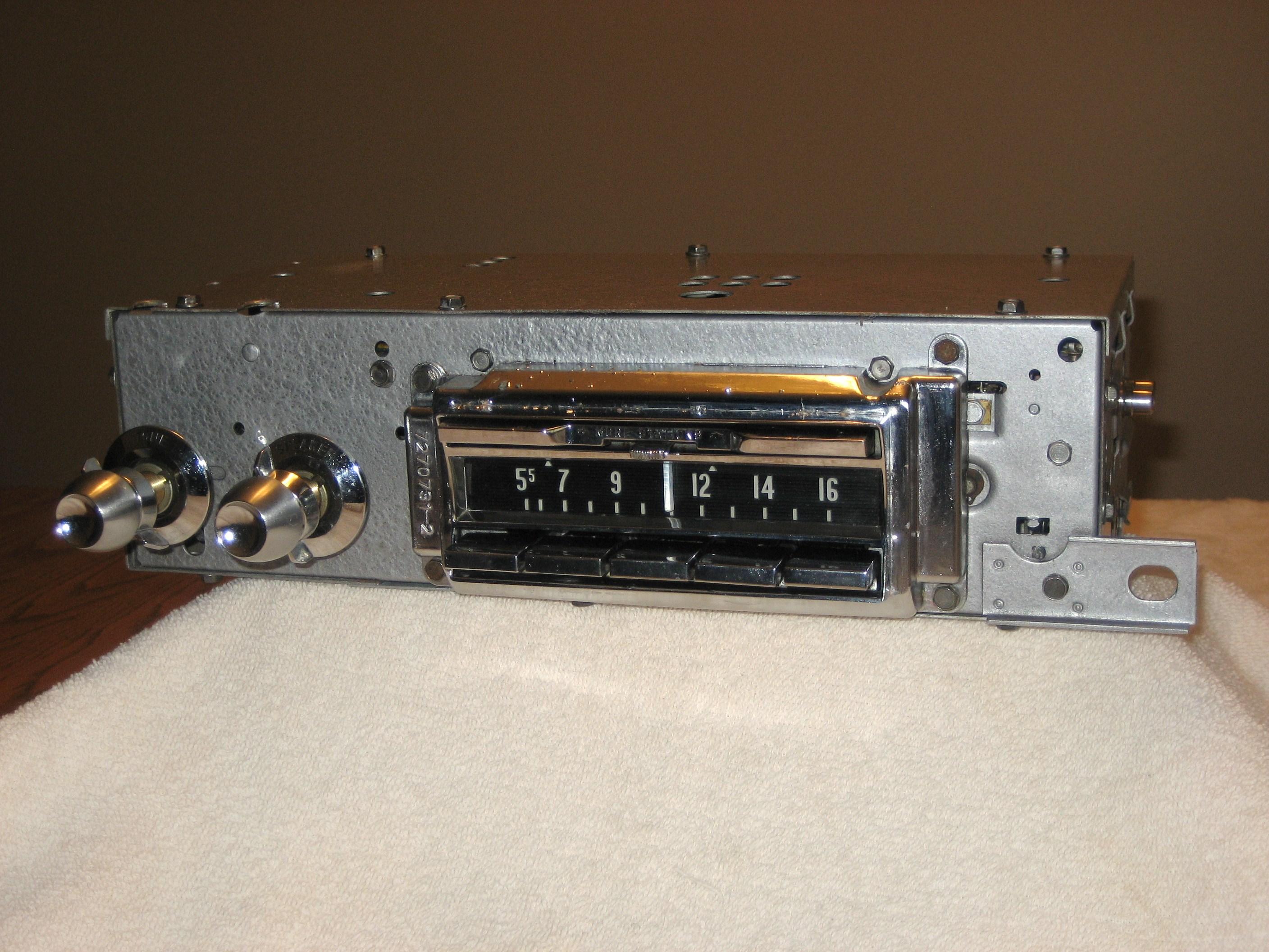 1958 CADILLAC AM-FM WONDERBAR